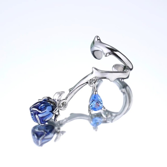 Thorn rose earcuff C1466