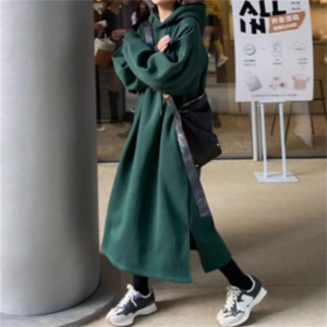 【送料無料】 ワンピース ロング マキシ 袖あり 長袖 クルーネック Aライン フレア スリット スウェット 可愛い 大人可愛い シンプル カジュアル コンサバ おしゃれ お洒落 こなれ感 ラフ ヘルシー 無地 秋 30代 40代 レディース 女性用 ママ服 デート お出かけ 女子会 お呼ばれ 休日 お茶会 授業参観 着回し 普段使い オルチャン 韓国系 ファッション コーデ スタイル 楽ちん 体型カバー 定番 プチプラ 着痩せ   L XL 2XL 3XL 4XL 5XL 大きめ ゆる グリーン