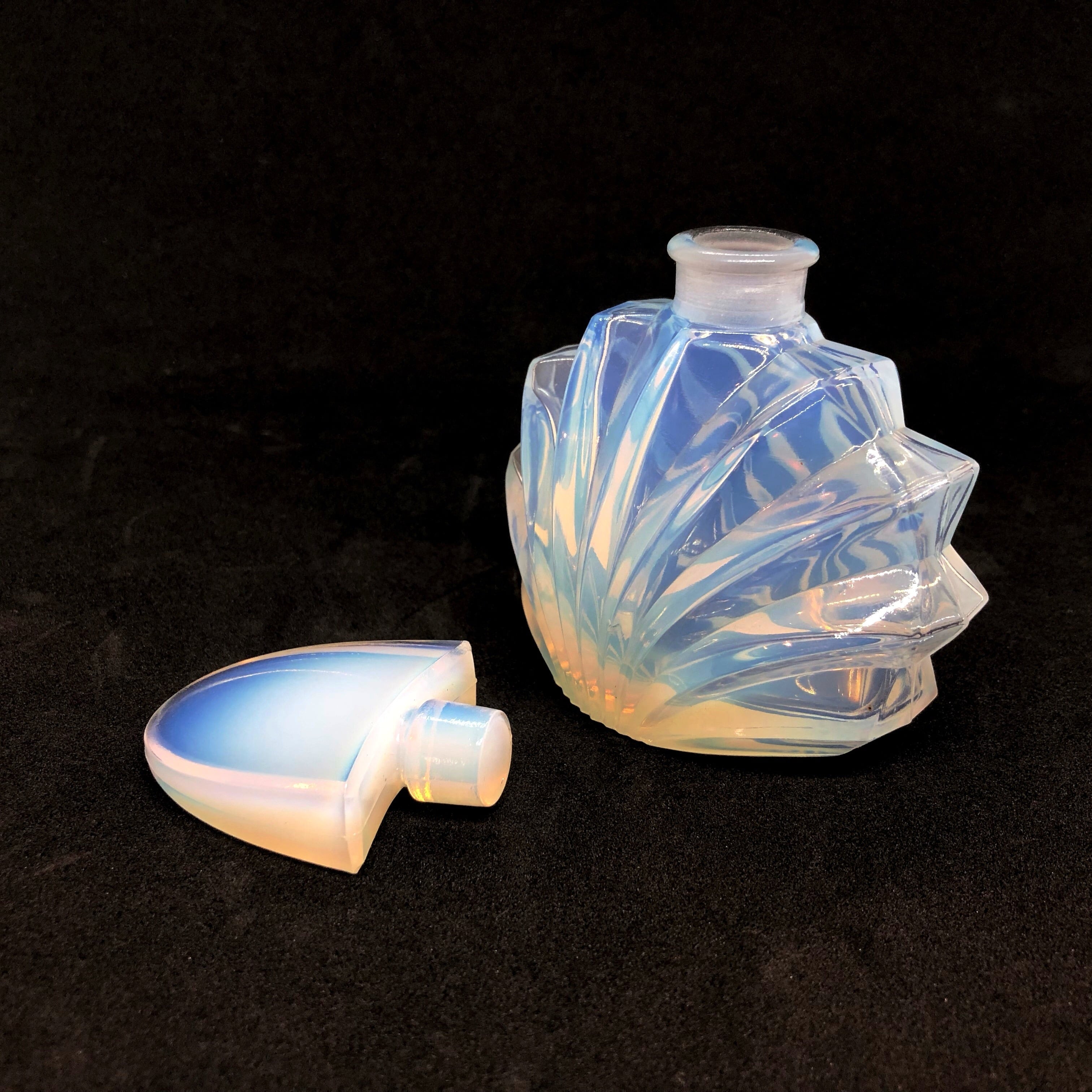 オパールセントガラスの香水瓶（アールデコ） | メルキュール骨董店