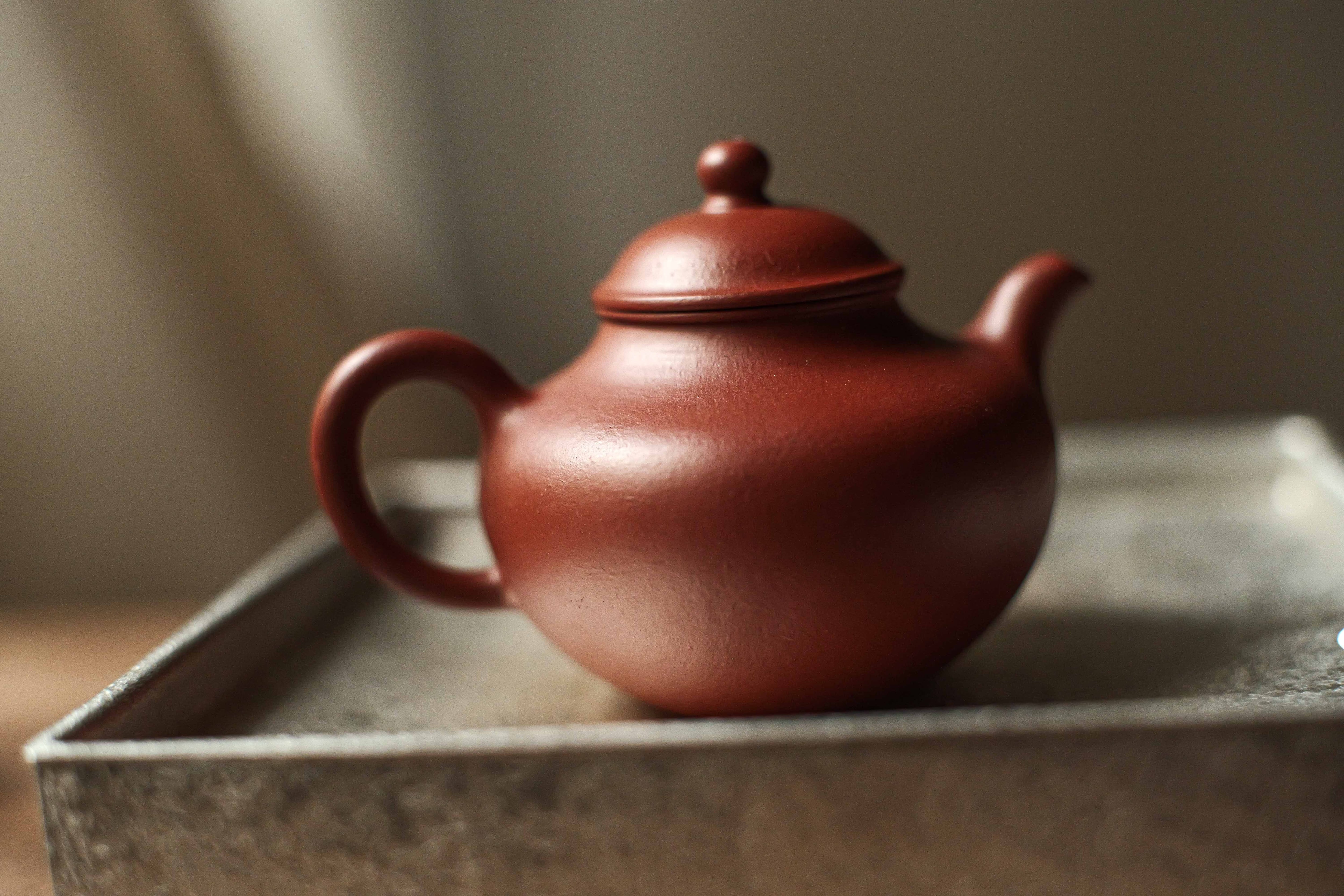 宜興紫砂壺 「芭楽水平」・黃竜山老朱泥 | 北白川糕糰店