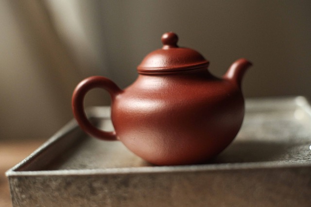 宜興紫砂壺「紅泥摹古蓮子」（90cc位）・紅泥