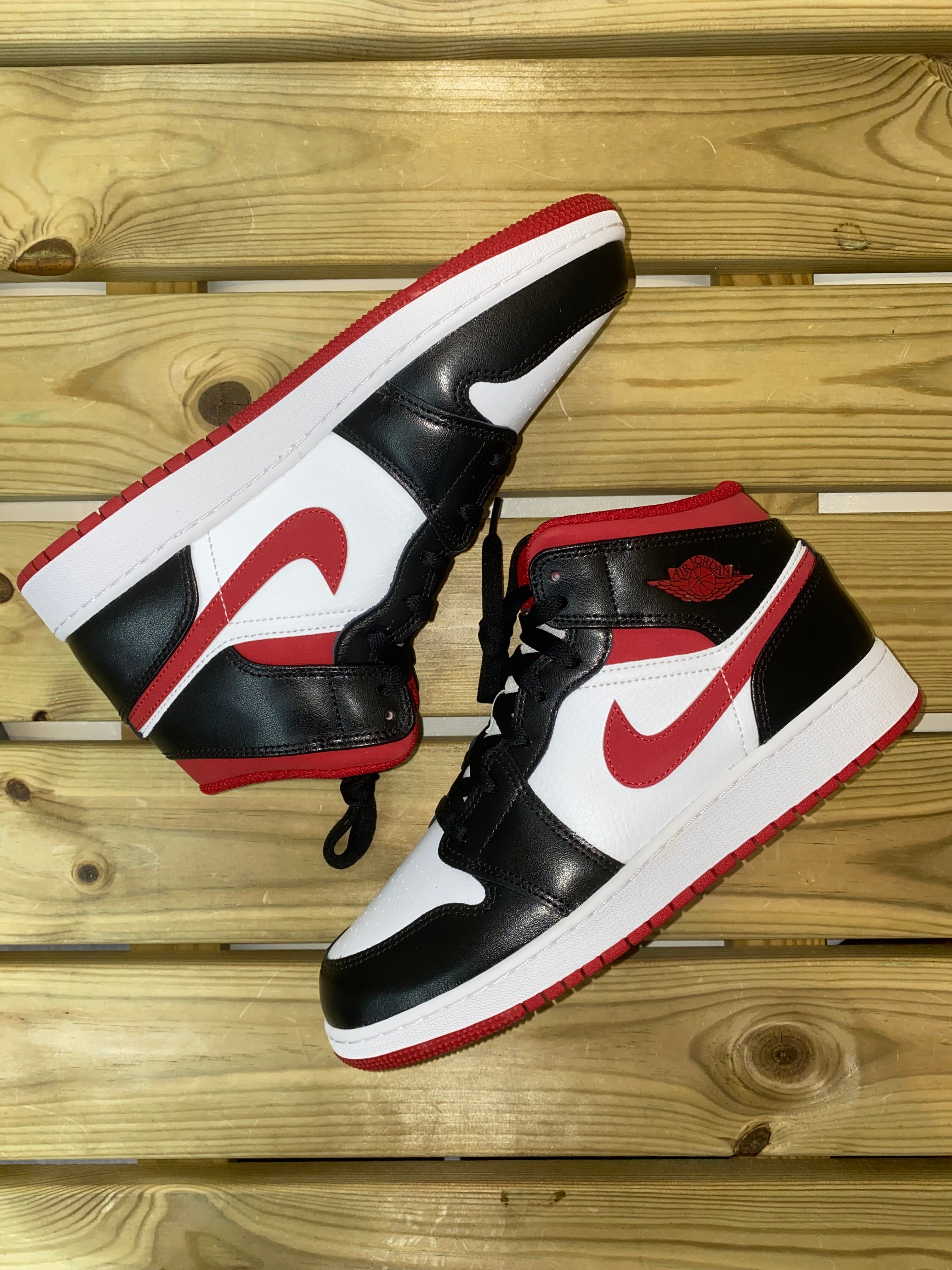 限定カラー　25cm【新品】NIKE GS AIR JORDAN1 MID