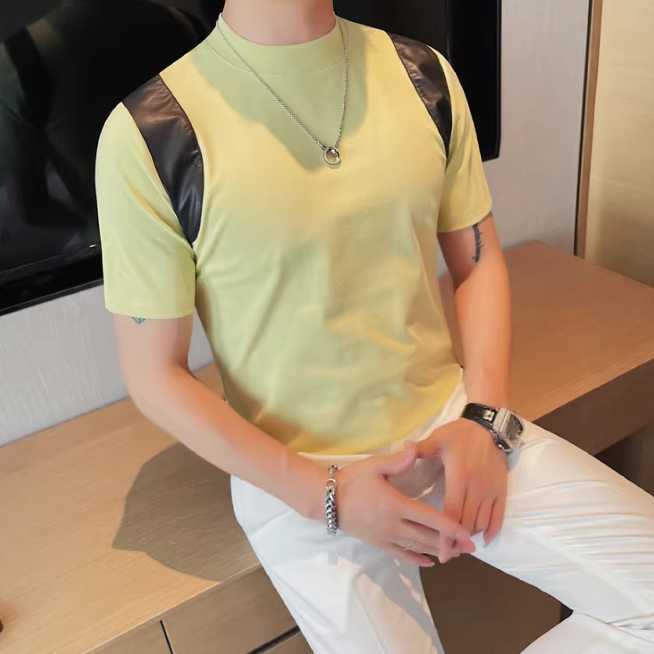 夏に最適なスタイリッシュでハンサムな半袖Tシャツ　SH019