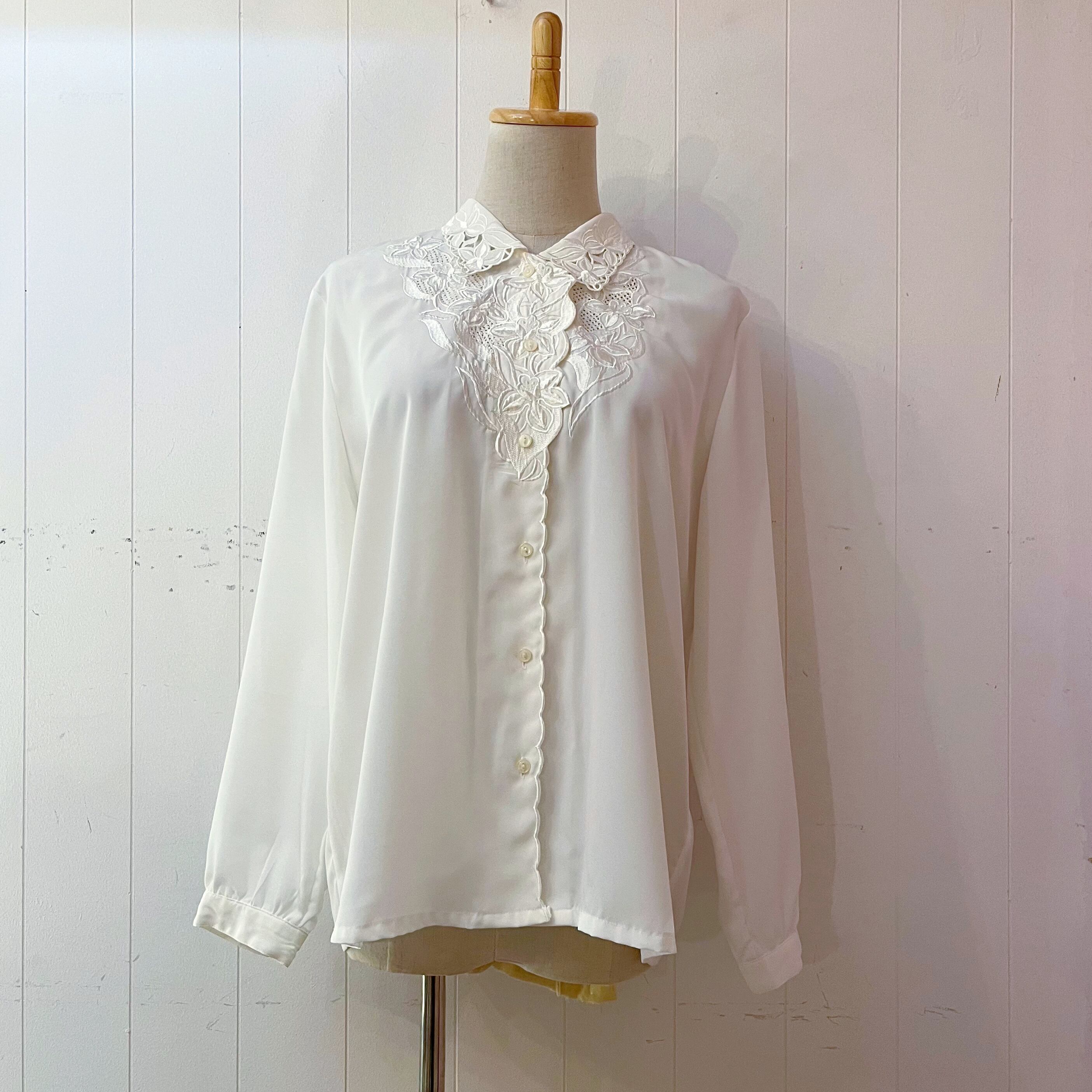 flower embroidery white blouse
