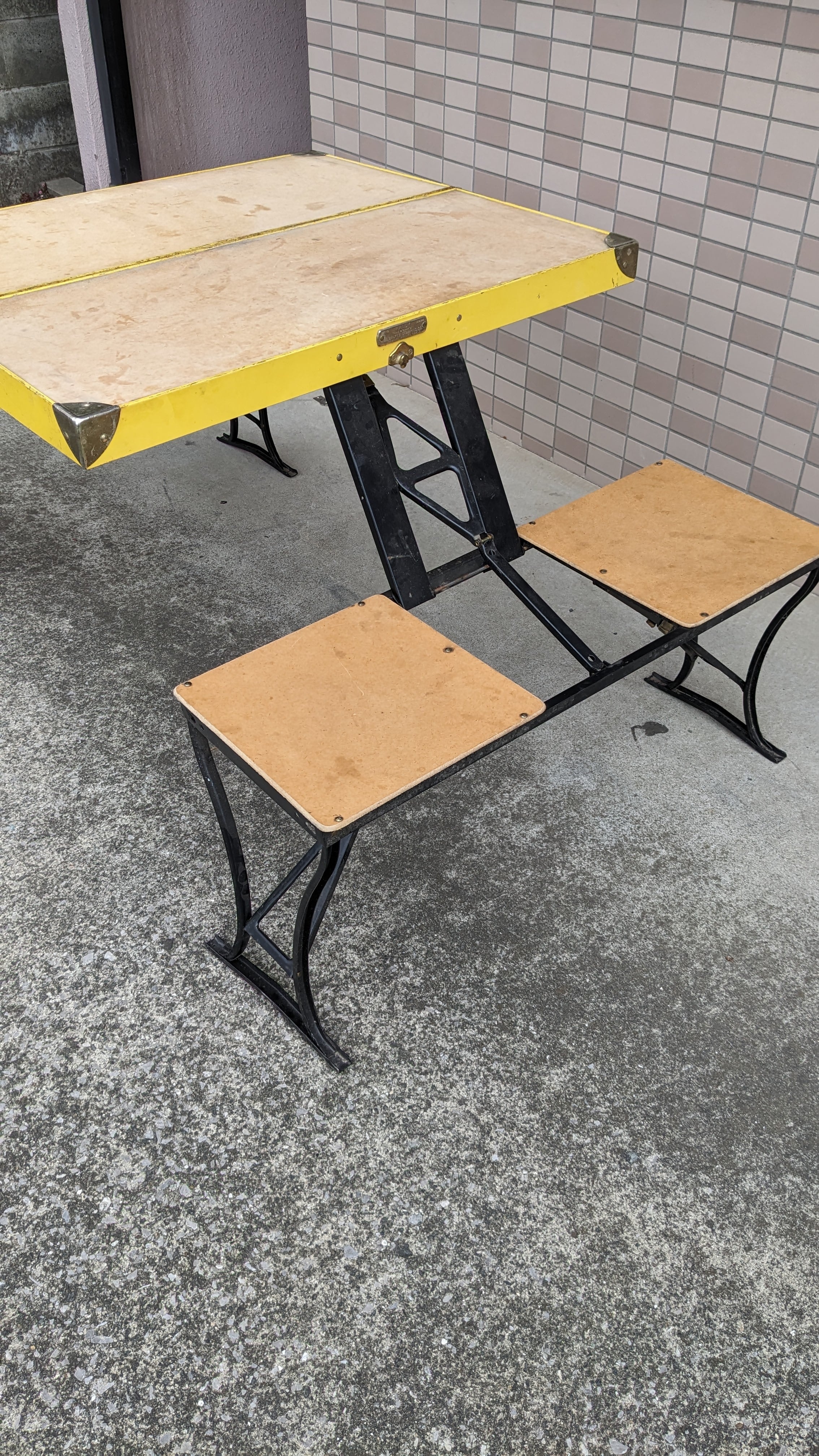 1960's Vintage Milwaukee Stamping Co Folding Picnic Table 1960's Vintage Milwaukee Stamping Co Folding Picnic Table