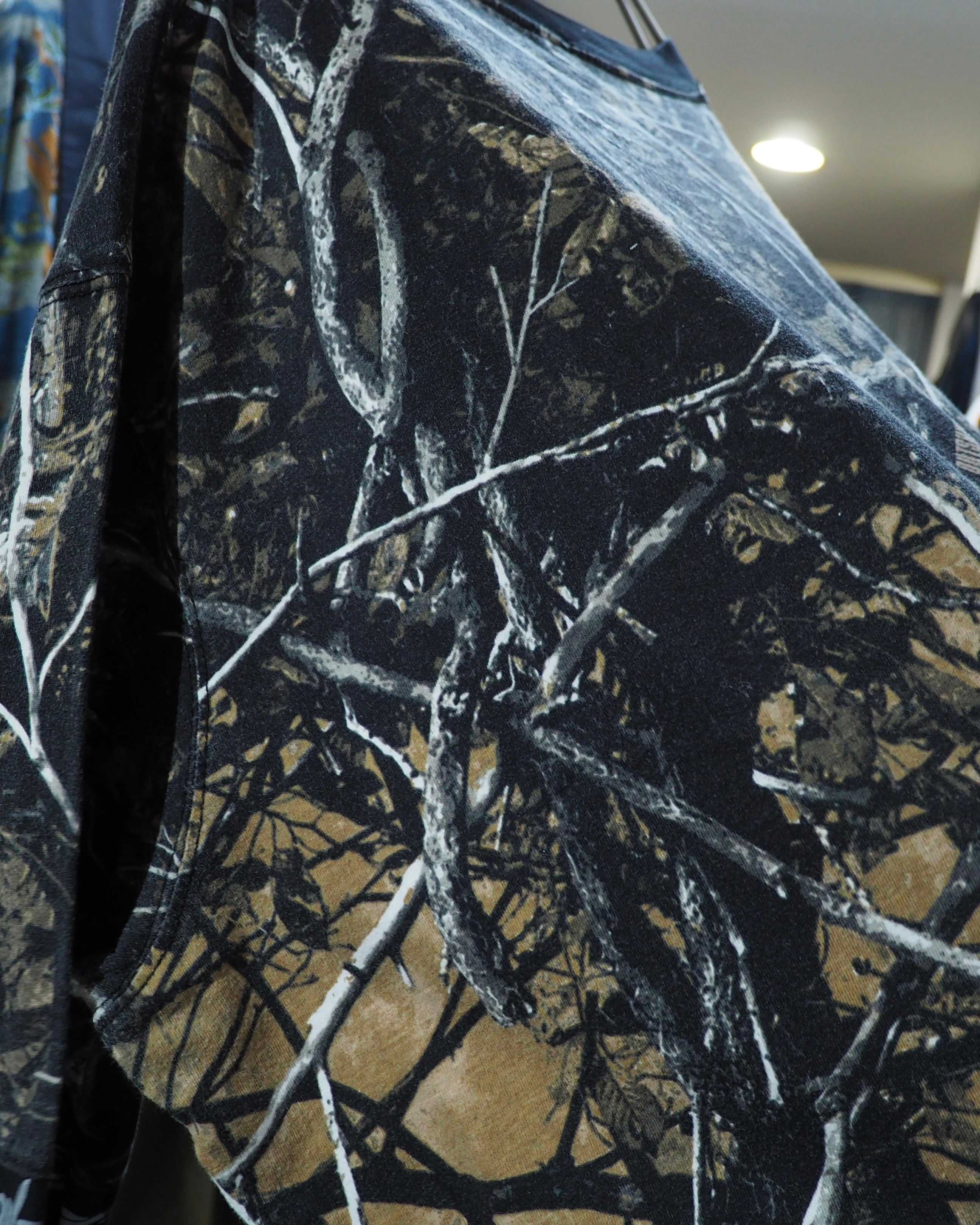 Realtree Camouflage × Barbed wire printed Over silhouette Tee