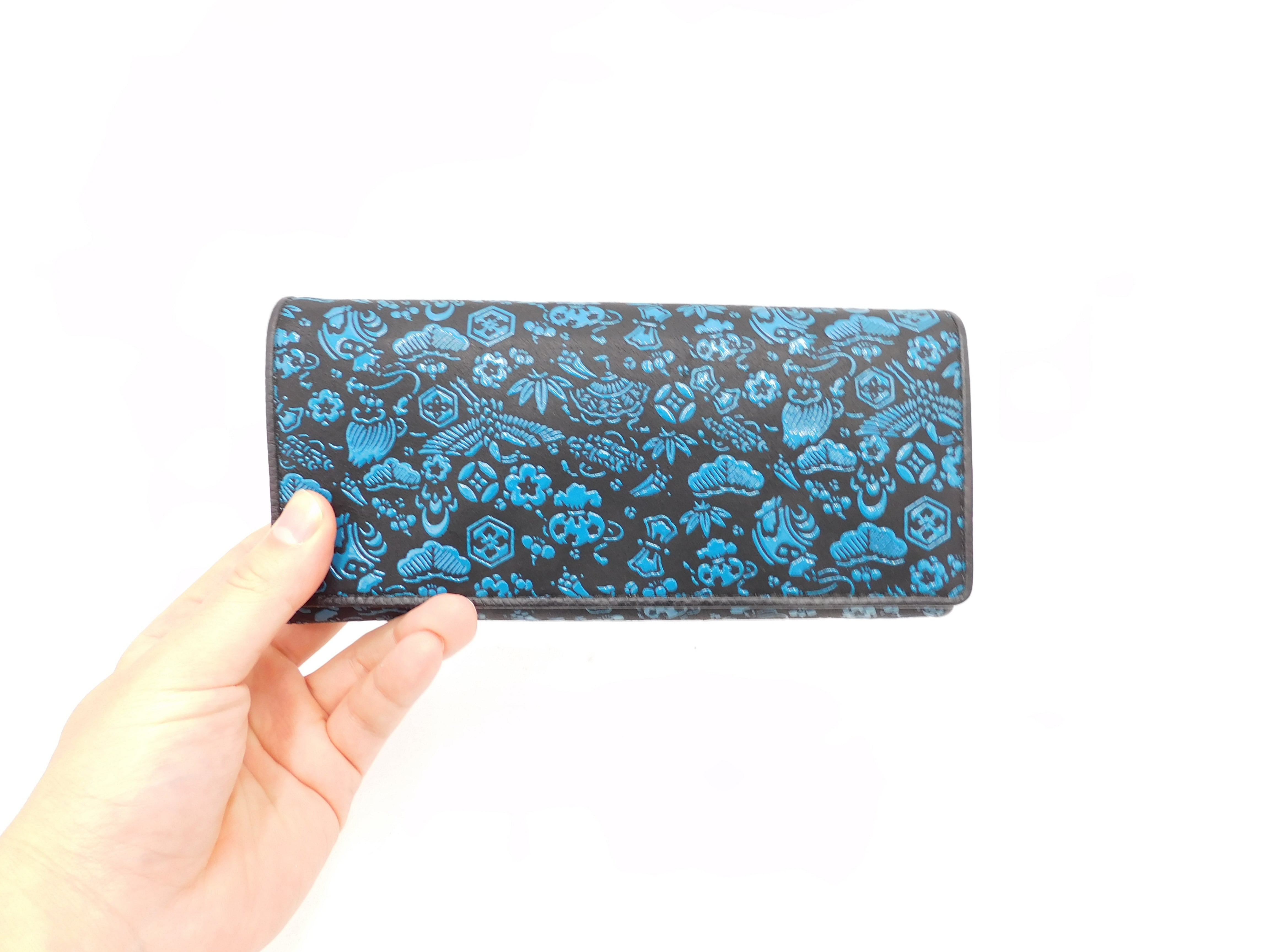 中L型長財布 黒/青 宝尽くし柄 | 浅草前川印傳｜公式オンライン