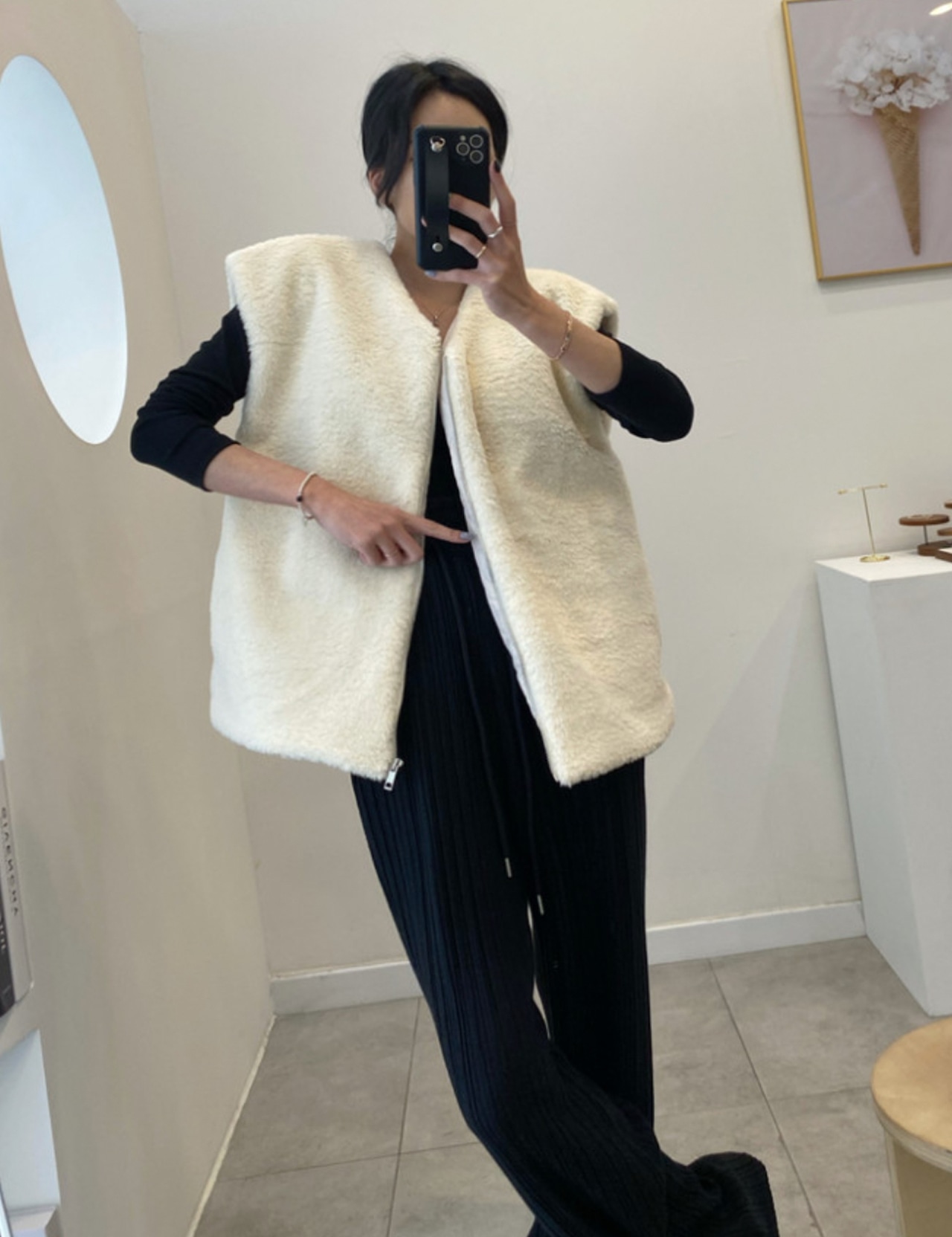 【新作5%OFF・3日間】Over-fit Chunky Boa Vest_2colors