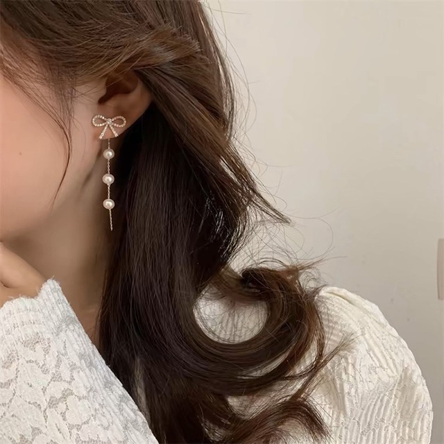 蝶結びフリンジイヤリング