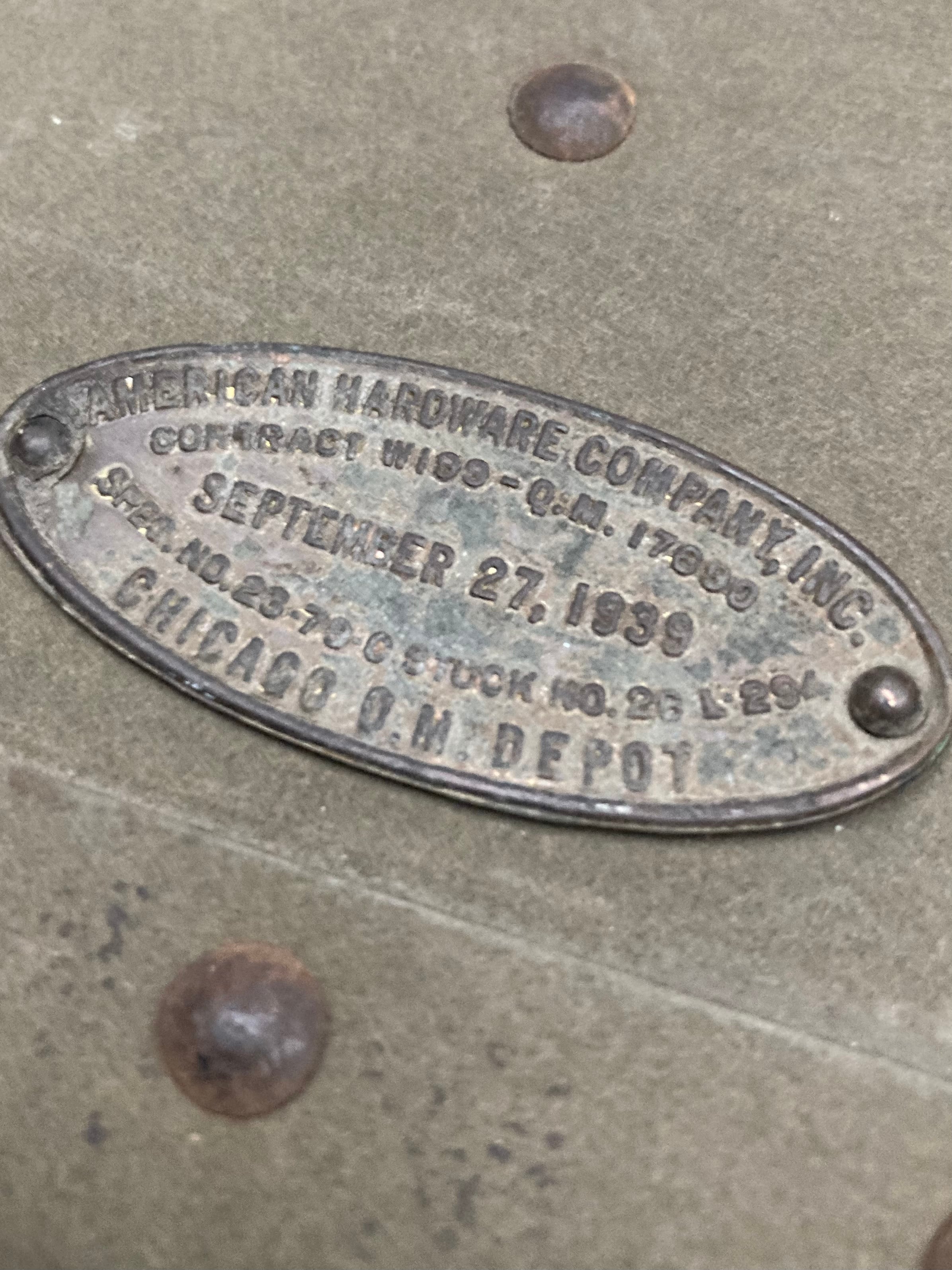 30s VINTAGE TRUNK (beady antiques)