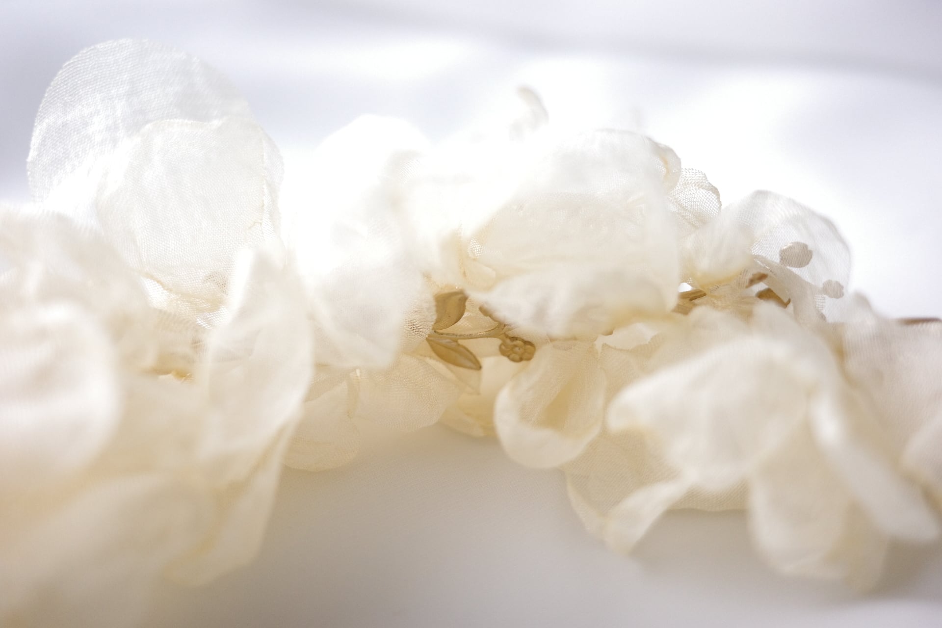 ゼクシィ掲載】frill 花冠 | ブライダルアクセサリー flua ゼクシィ掲載】frill 花冠 | ブライダルアクセサリー flua