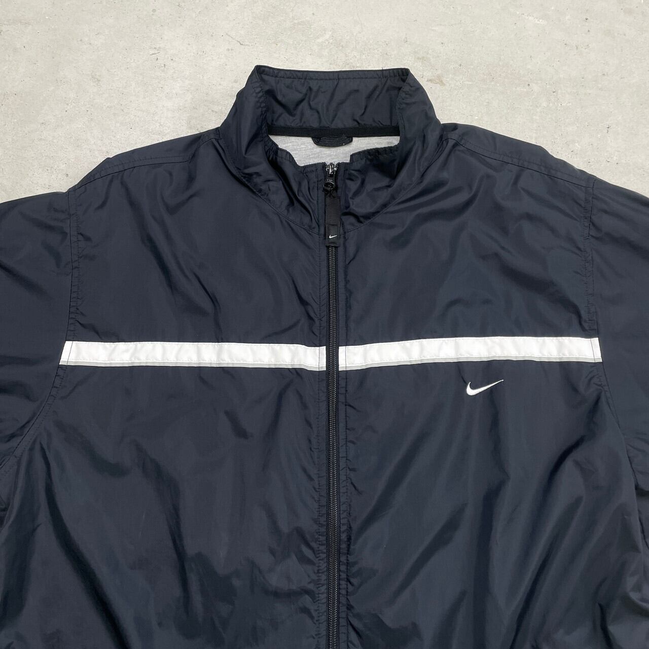 NIKEナイキフルジップトラックジャケット両面スウォッシュ刺繍黒ブラック短丈M NIKE ナイキ ナイロンジャケット ポリエステル トラックジャケット ス