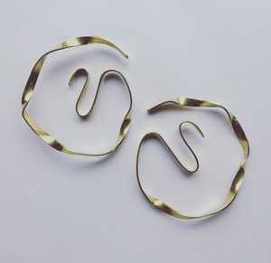 loop wave pierce / earring