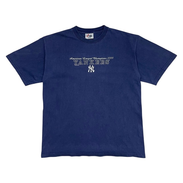 MLB NEW YORK YANKEES CHAMPIONS 2000 MAJESTIC T-SHIRT SIZE L (USED)