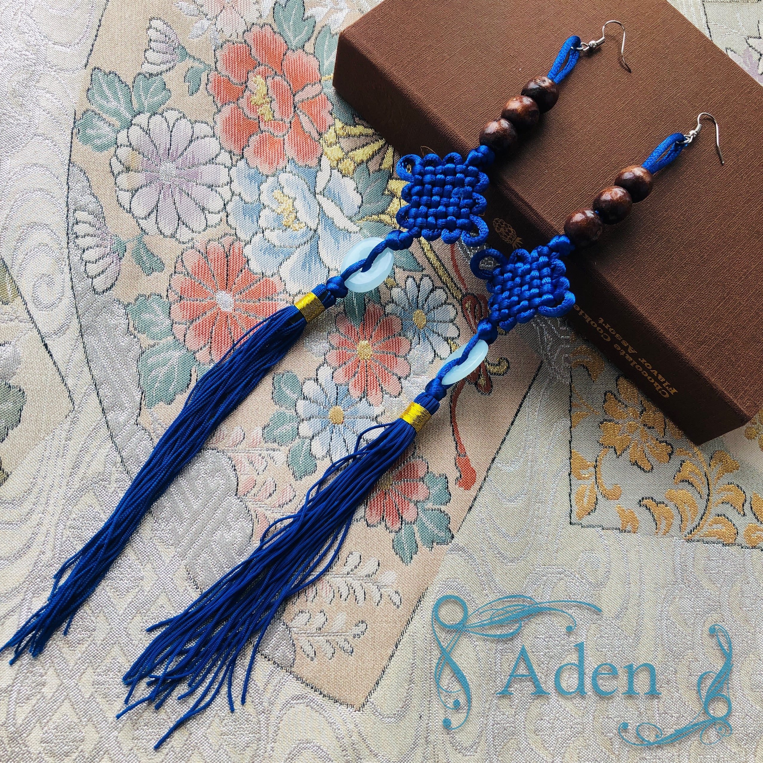 【新品】紫青系のタッセル付きボディーチェーン★ジプシーにも！ 新品】紫青系のタッセル付きボディーチェーン☆ジプシーにも！ DOUBLE