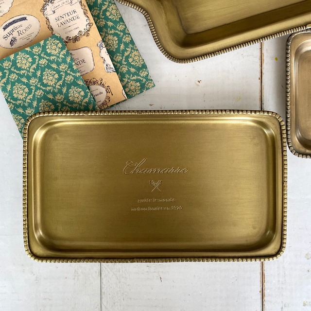 アンティークな雰囲気のトレイ　M