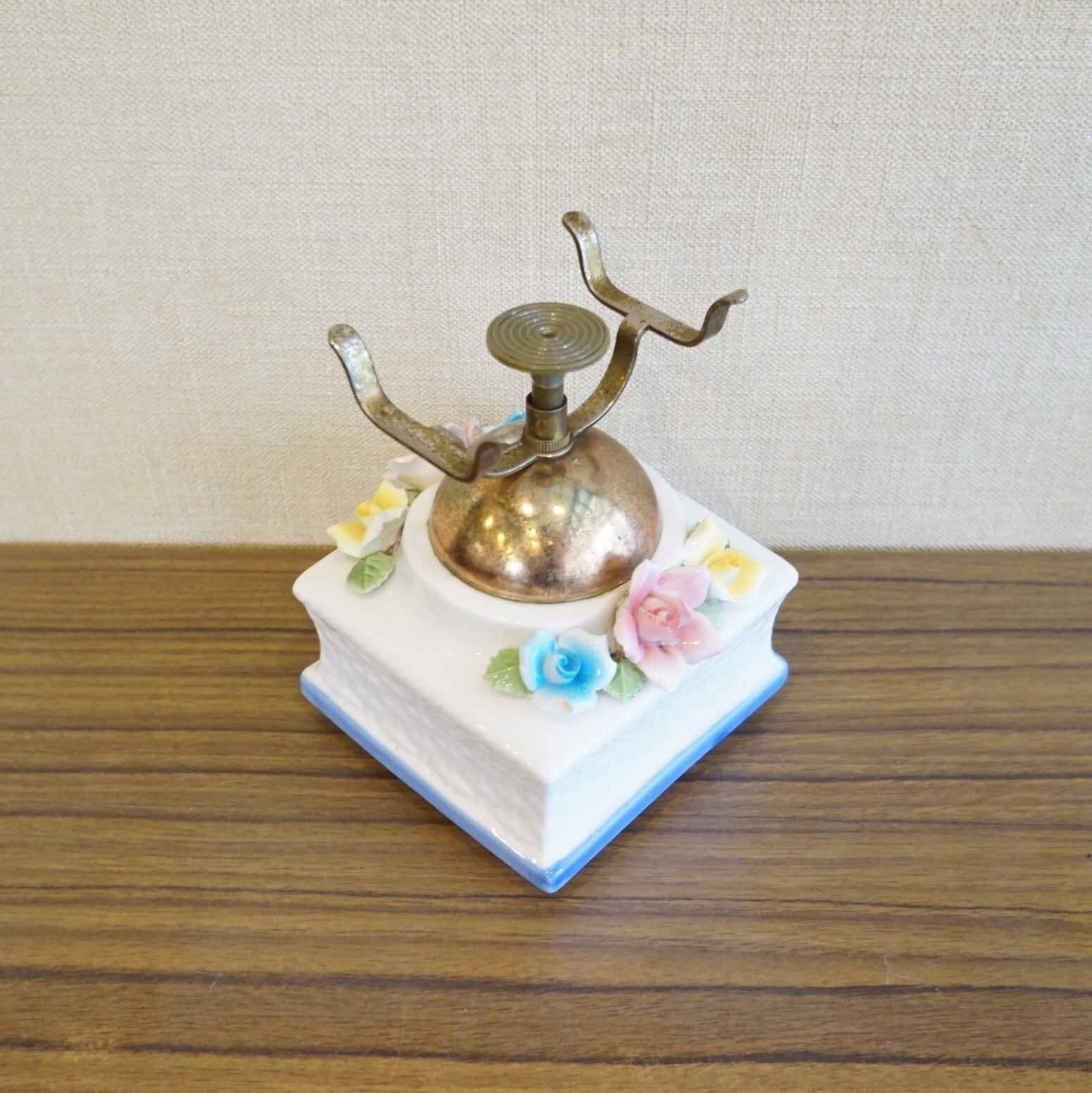 オルゴールのついた陶器の受話器置き | 純喫茶家具の村田商會