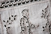 19世紀 France 48c リネン 貴婦人と幾何学庭園のあるテーブルセンター