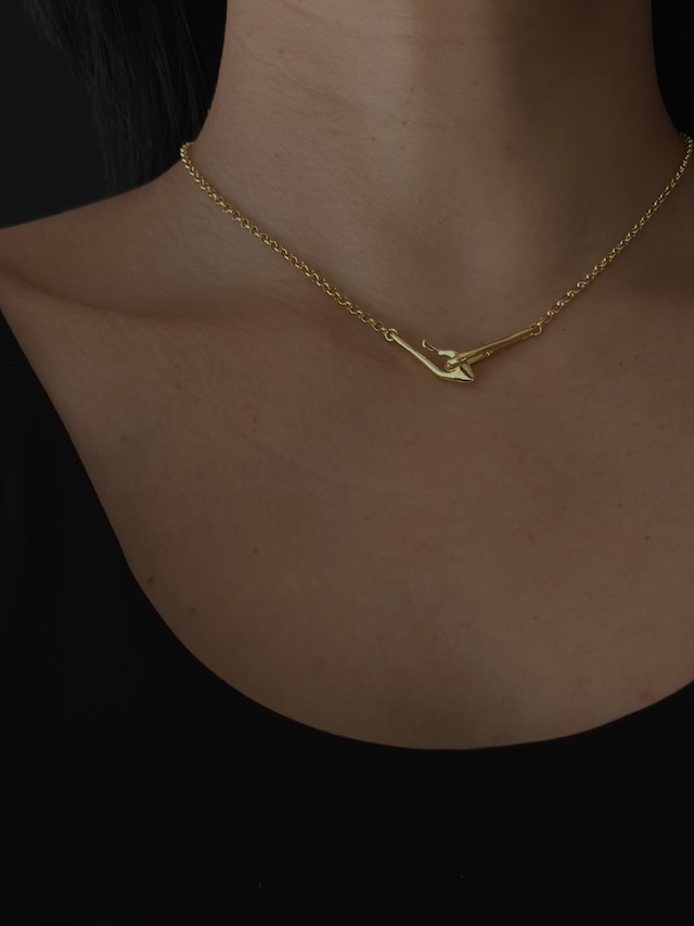 hook chain choker gold