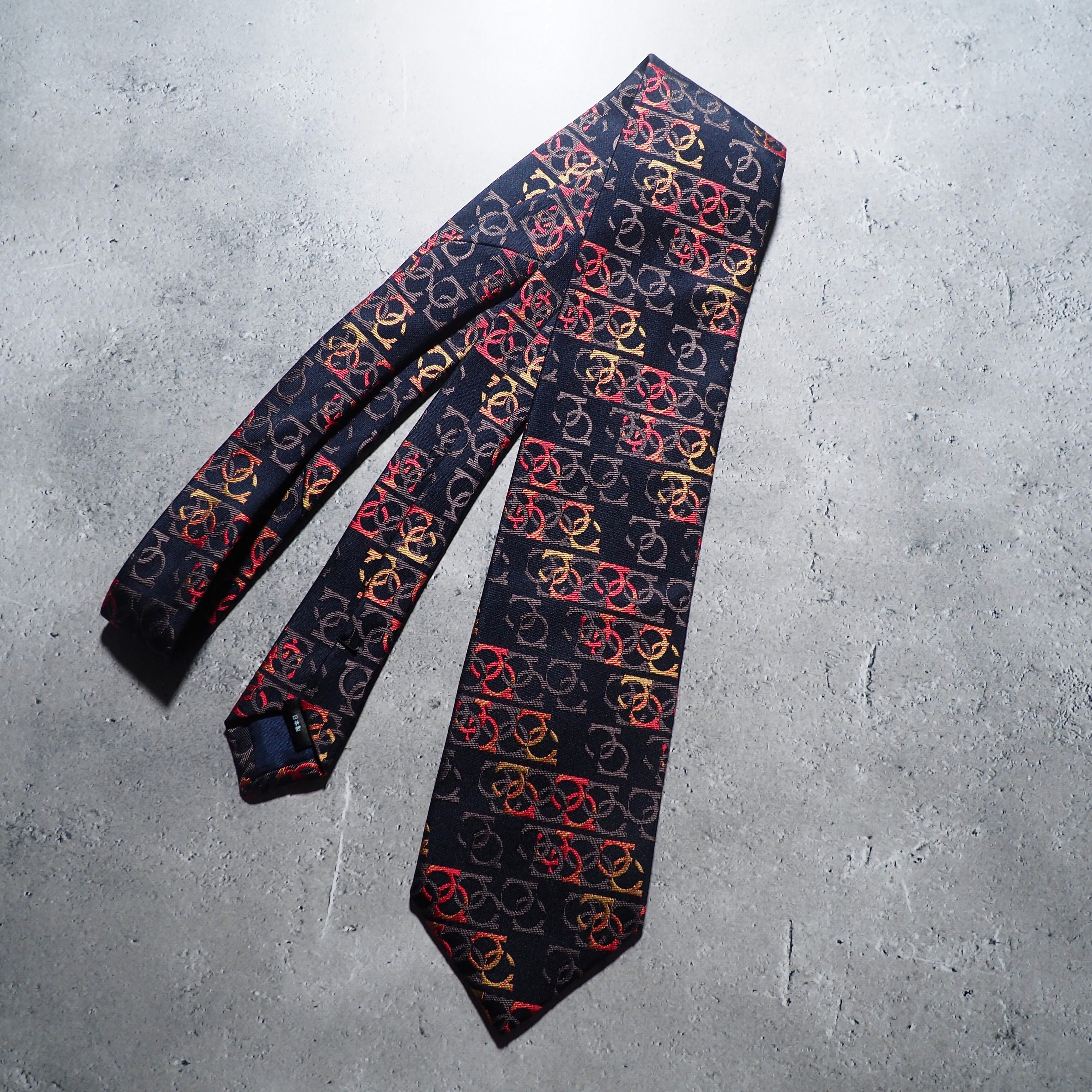 Black mode wisdom circle embroidery Design vintage silk Tie