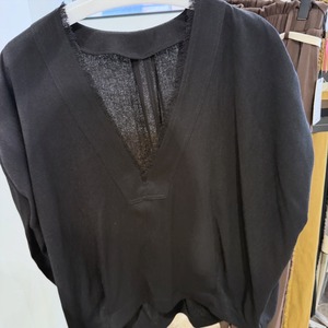 ルギバ lugiva tokyo R/Tスラブ肩ギャザーフリンジノースリーブ