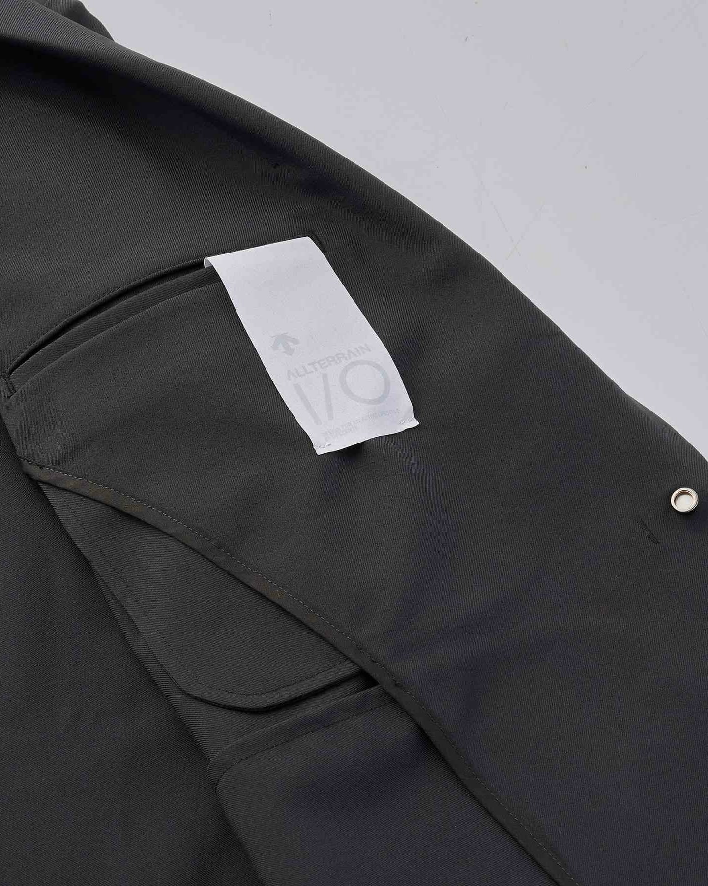 DESCENTE ALLTERRAIN I/O】テックテーラードジャケット DESCENTE ALLTERRAIN I/O】テックテーラードジャケット