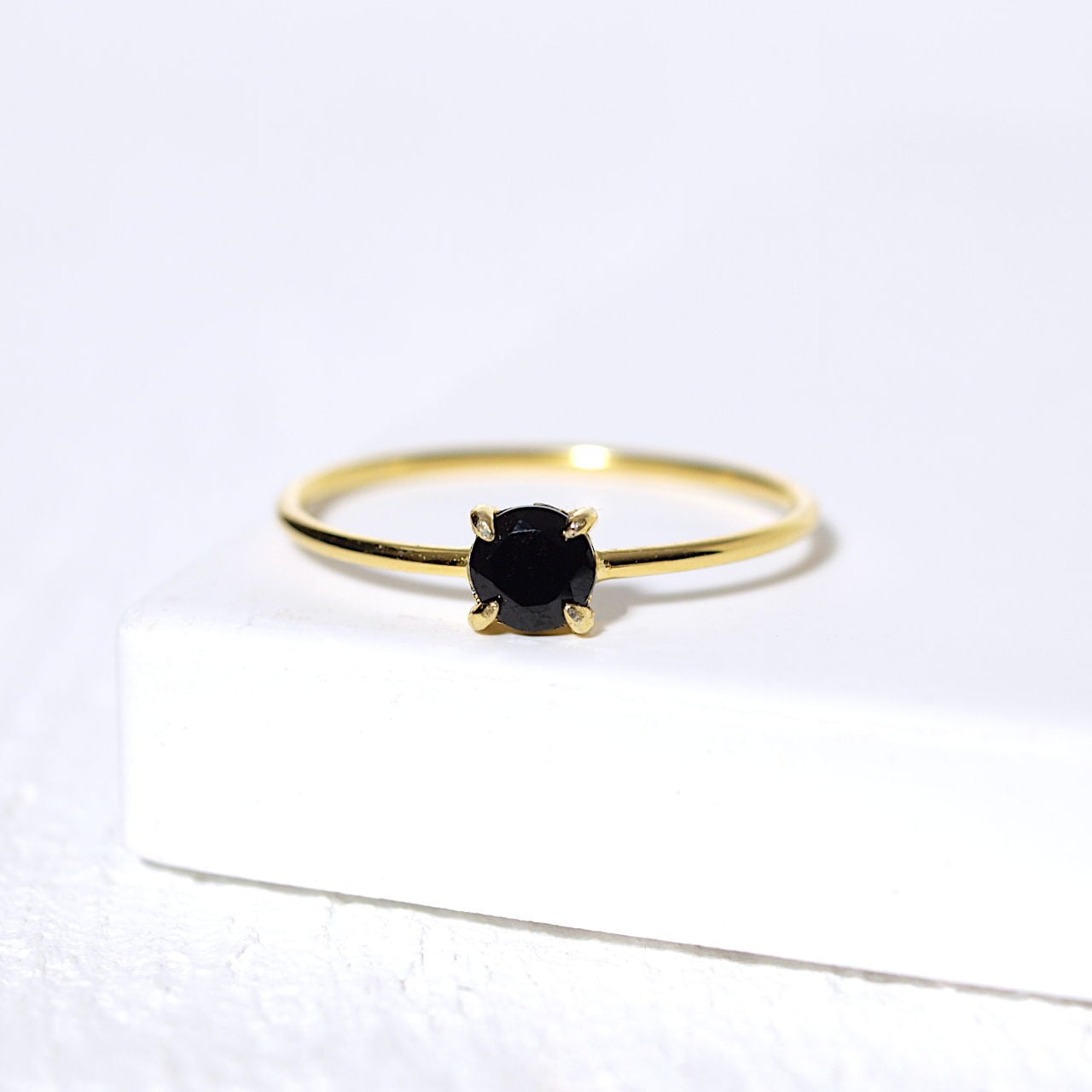 【限定】重ねて楽しむ天然石リング(ブラックスピネル)