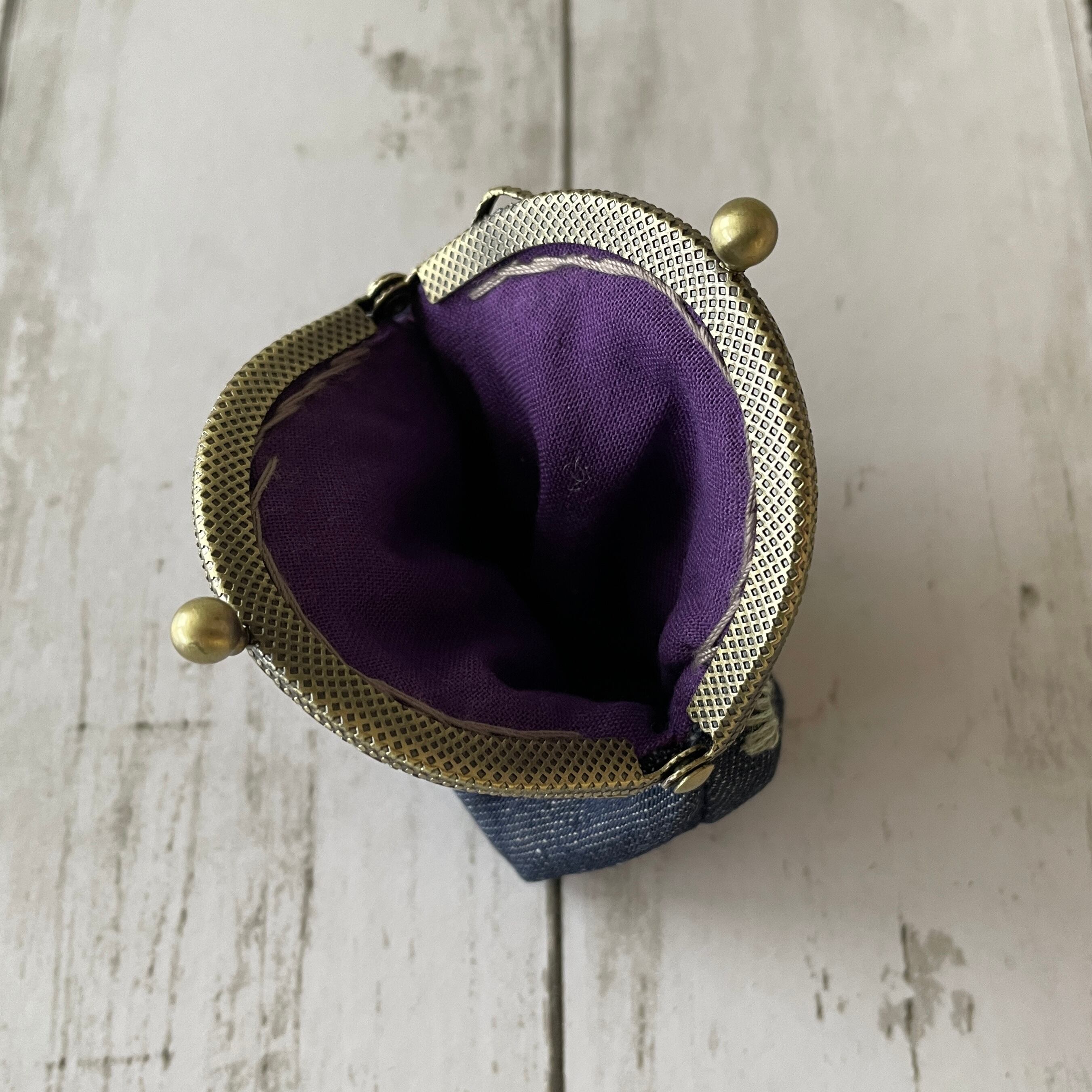 小さな花刺繍ガマ口 | Atelier Fucca アトリエ福花