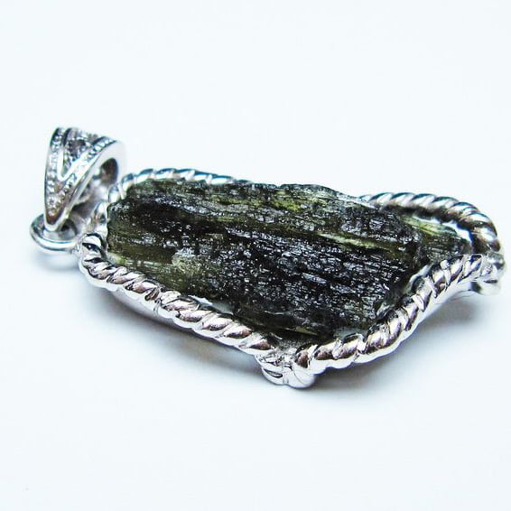 モルダバイト ペンダント 原石 ペンダントトップ メール便可 [M便 1/20] 199-417