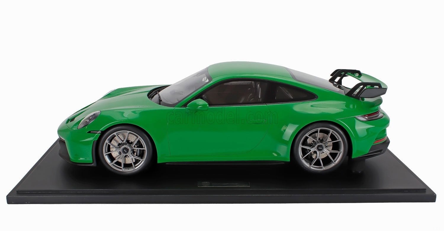ミニカー 1/8 ポルシェ 911 GT3 GT-SPIRIT 1/8 PORSCHE 911 992 GT3