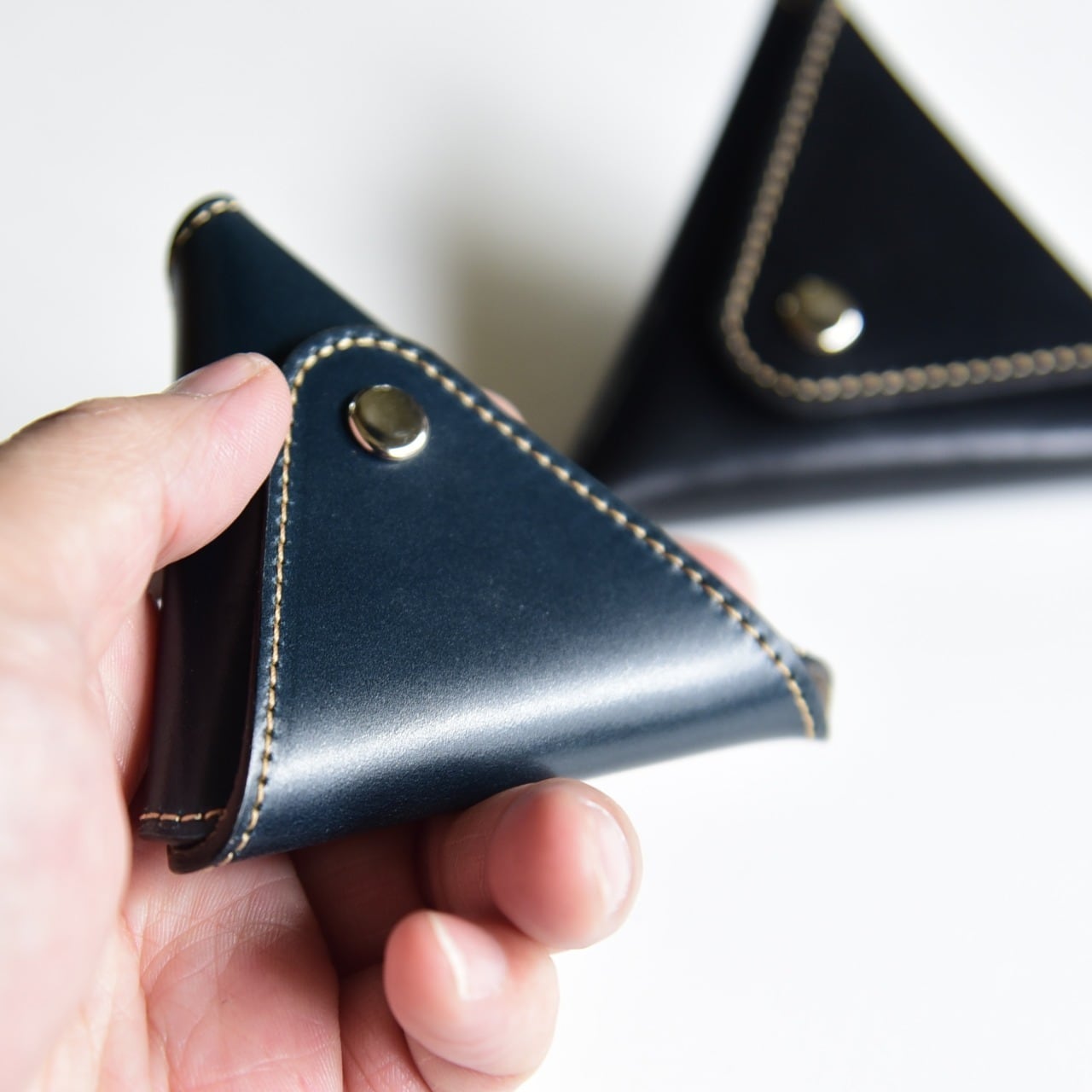 cordovan Triangle coin case -ウマ革トライアングルコインケース