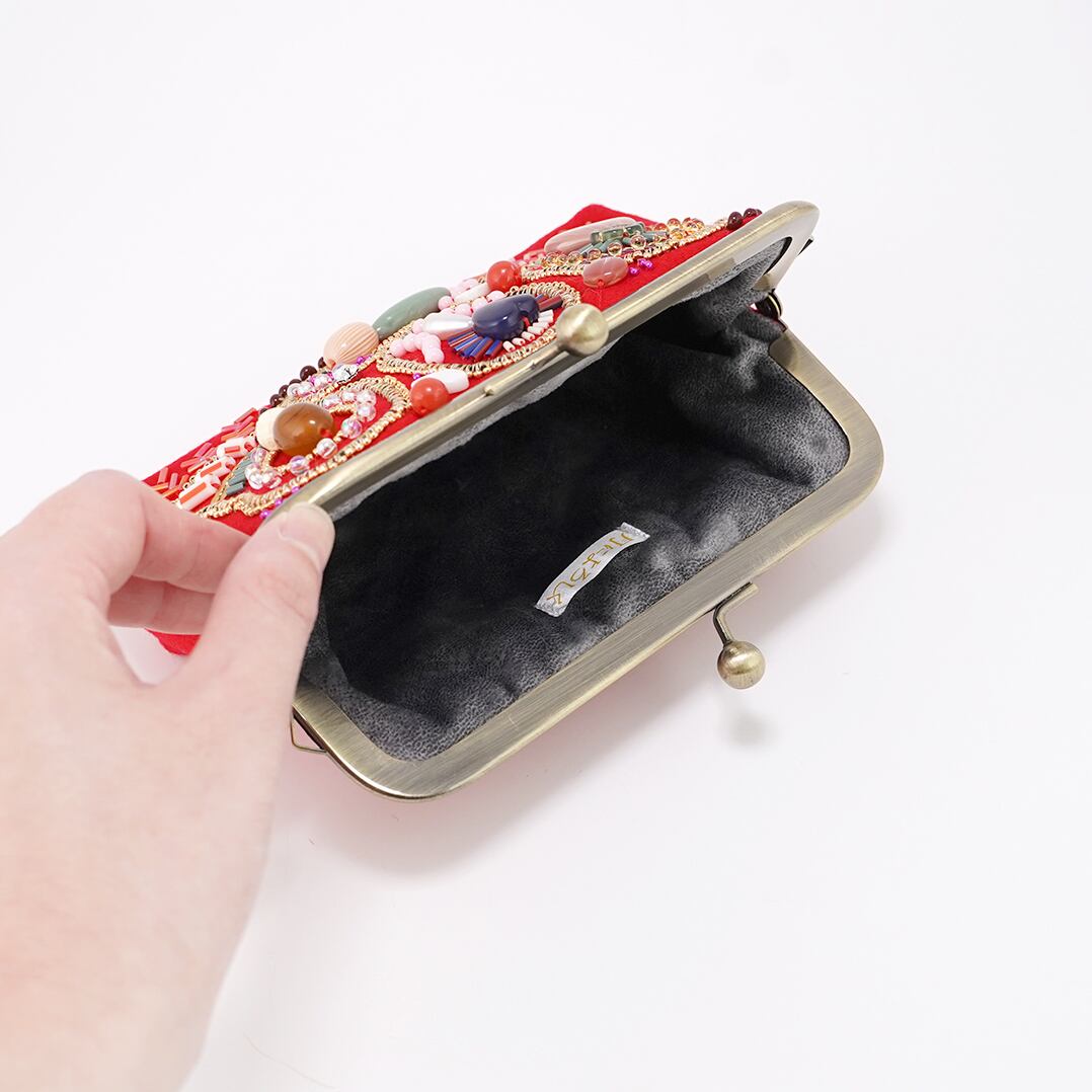 ビーズ刺繍のがま口ポーチ マチ付き レッド | 月によろしく