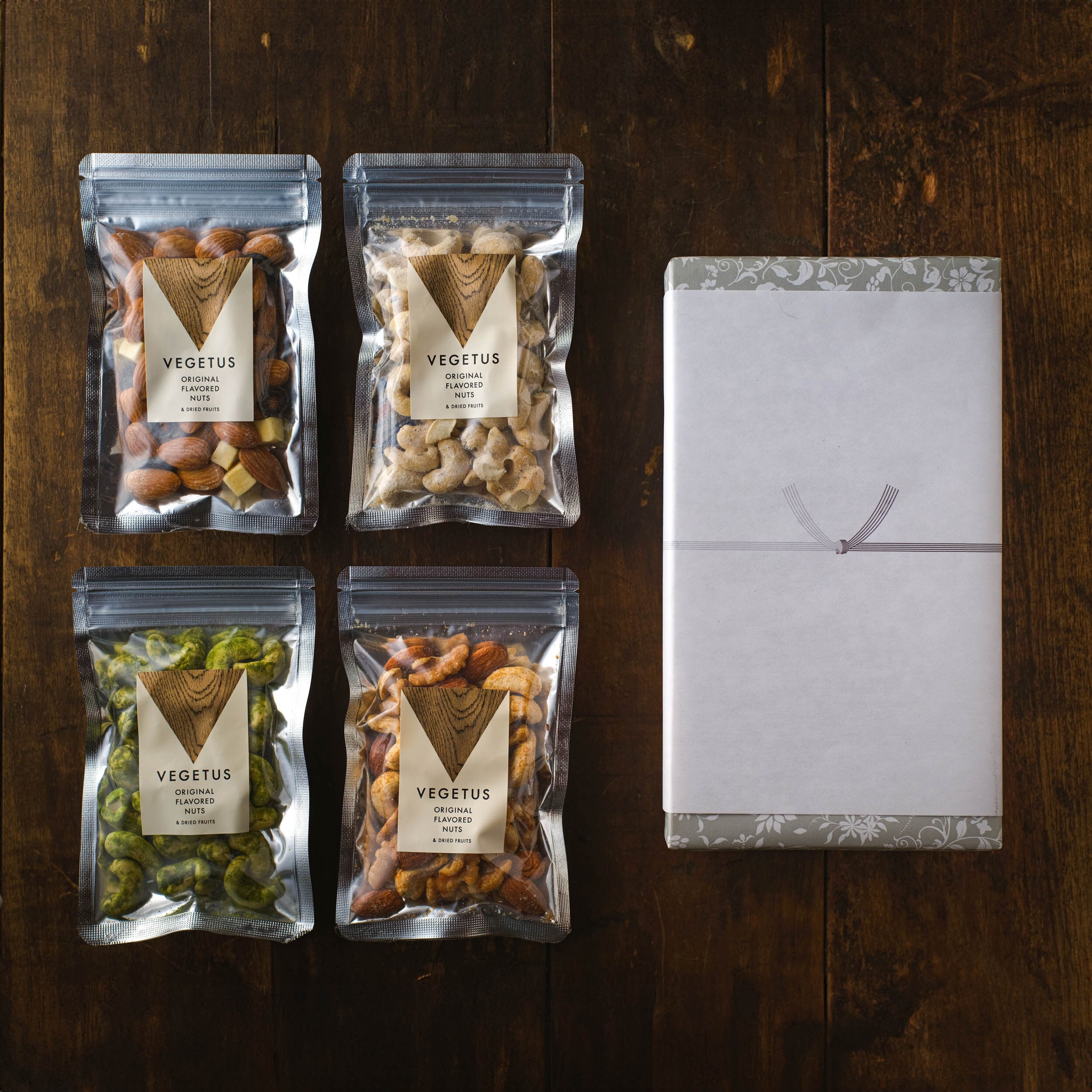 仏のギフト/お酒に合うナッツ4種セット/高級貼り箱入り/包装紙・黒熨斗