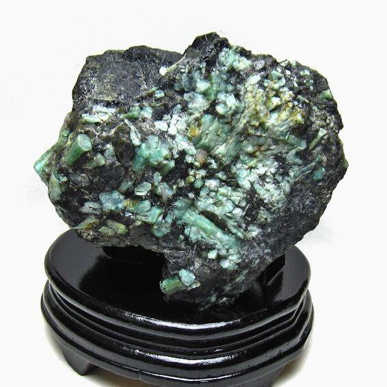 2Kg エメラルド 原石 台座付属 一点物 191-583