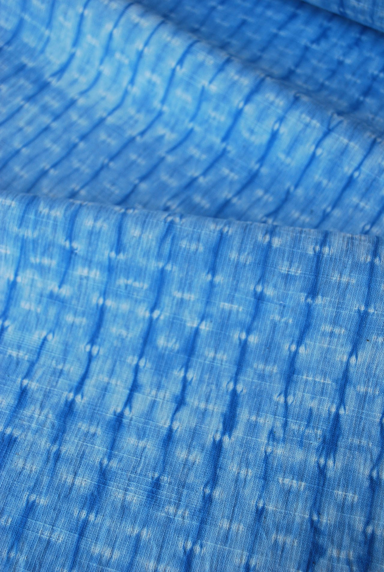 新品　越後片貝紺仁　小千谷織　反物 反物】小千谷織物 紺仁謹製 越後片貝絞り 銀鼠市松 反物 | 大山キモノ