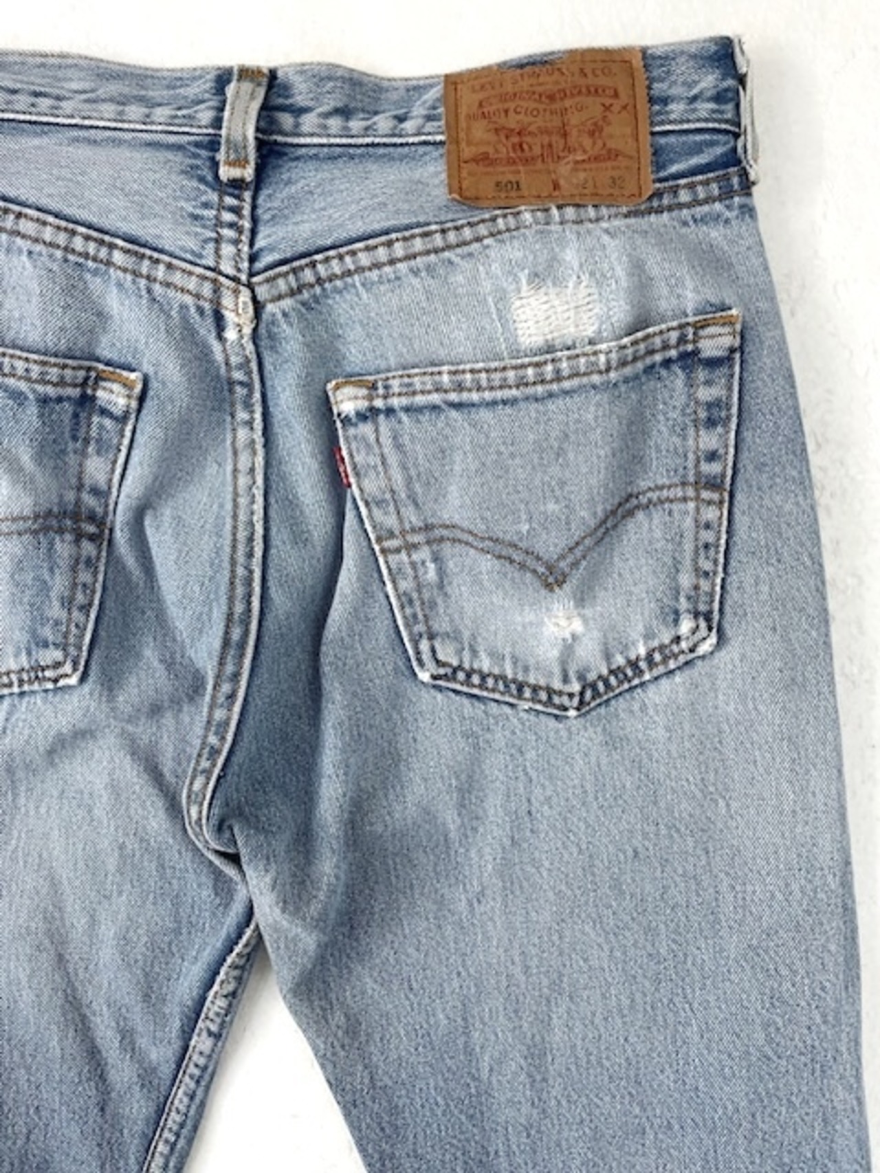 M-292  リーバイス Levis501レギュラー古着 1990年代　米国製刻印532  W78cm(ぐるり） 股下 75cm