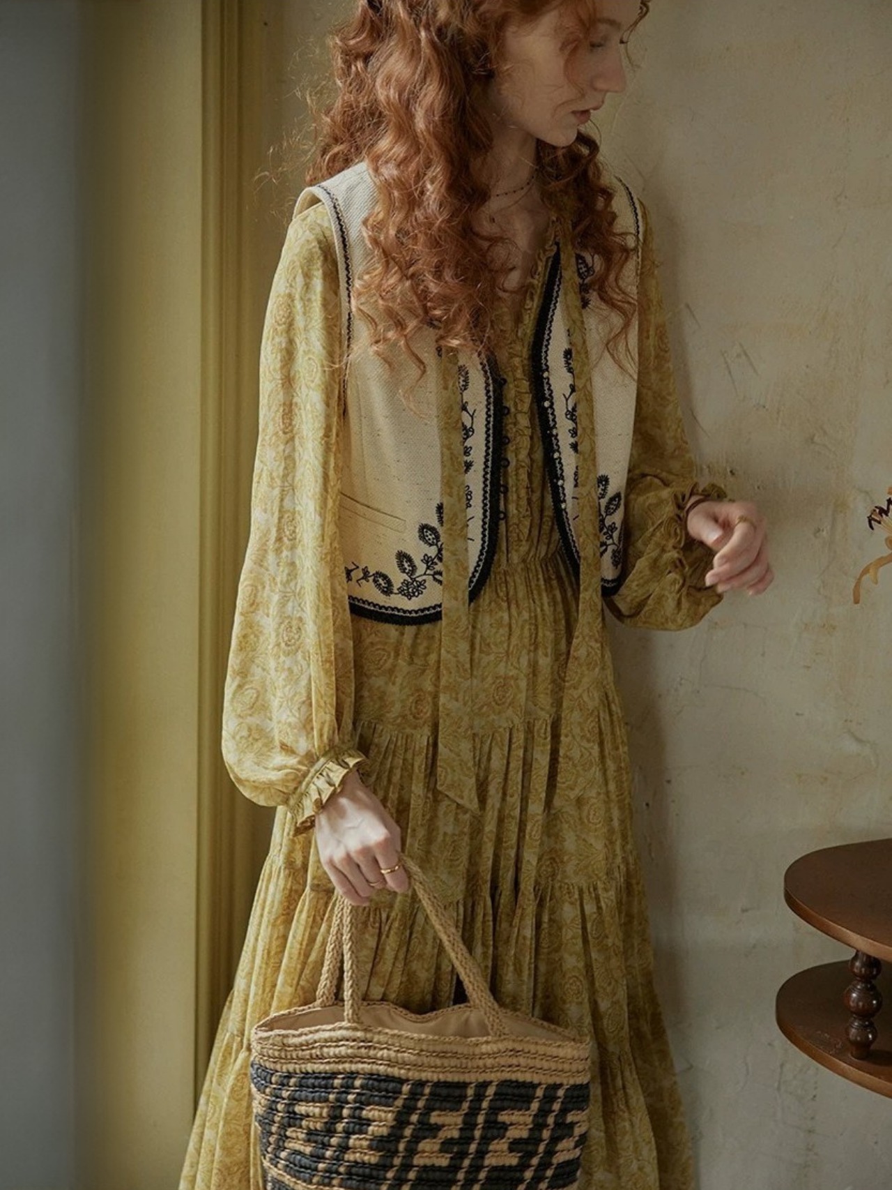 Folklorique Liane Embroidery Vest F0808