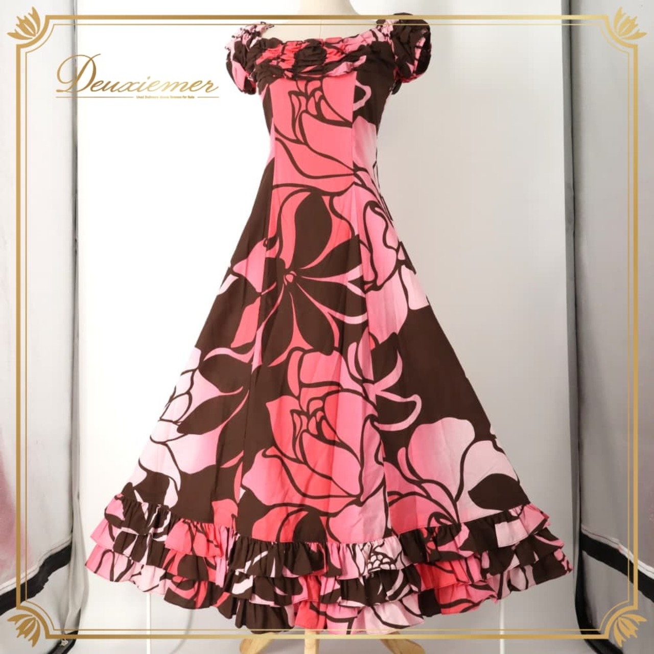 フラダンス 衣装 CC Fashions CCファッション ワンピース ドレス ピンク系 ティアレ柄 花柄 植物柄 ハワイアンプリント ハワイアン アロハ フラ ダンス レッスン 練習 ハワイアンダンス フリル フレアスカート ブラウン系 茶 華やか 鮮やか かわいい おしゃれ ダンス衣装 練習着 レッスンウェア