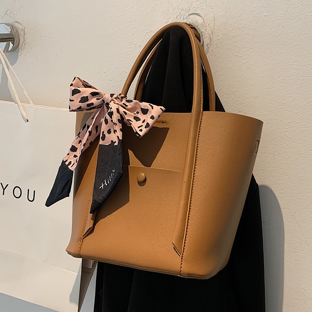 オータムウィンタースタンダードスカーフ レトロ 秋物 冬物 シルク メッセンジャーバッグ Tiancai_Wing_Bag57641840886