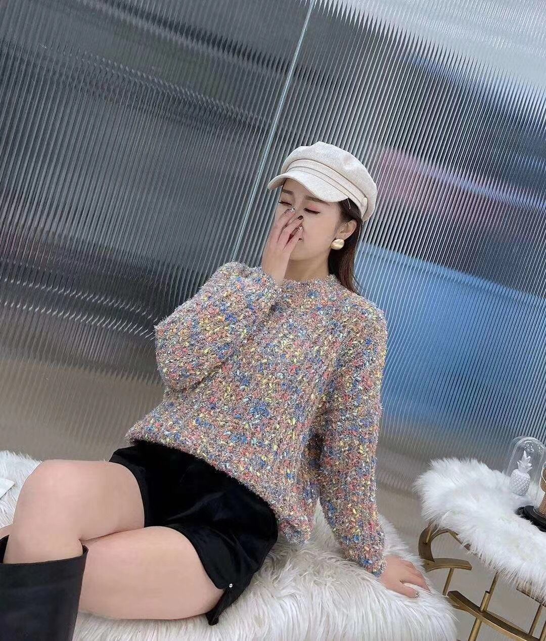 ラウンドネックニット