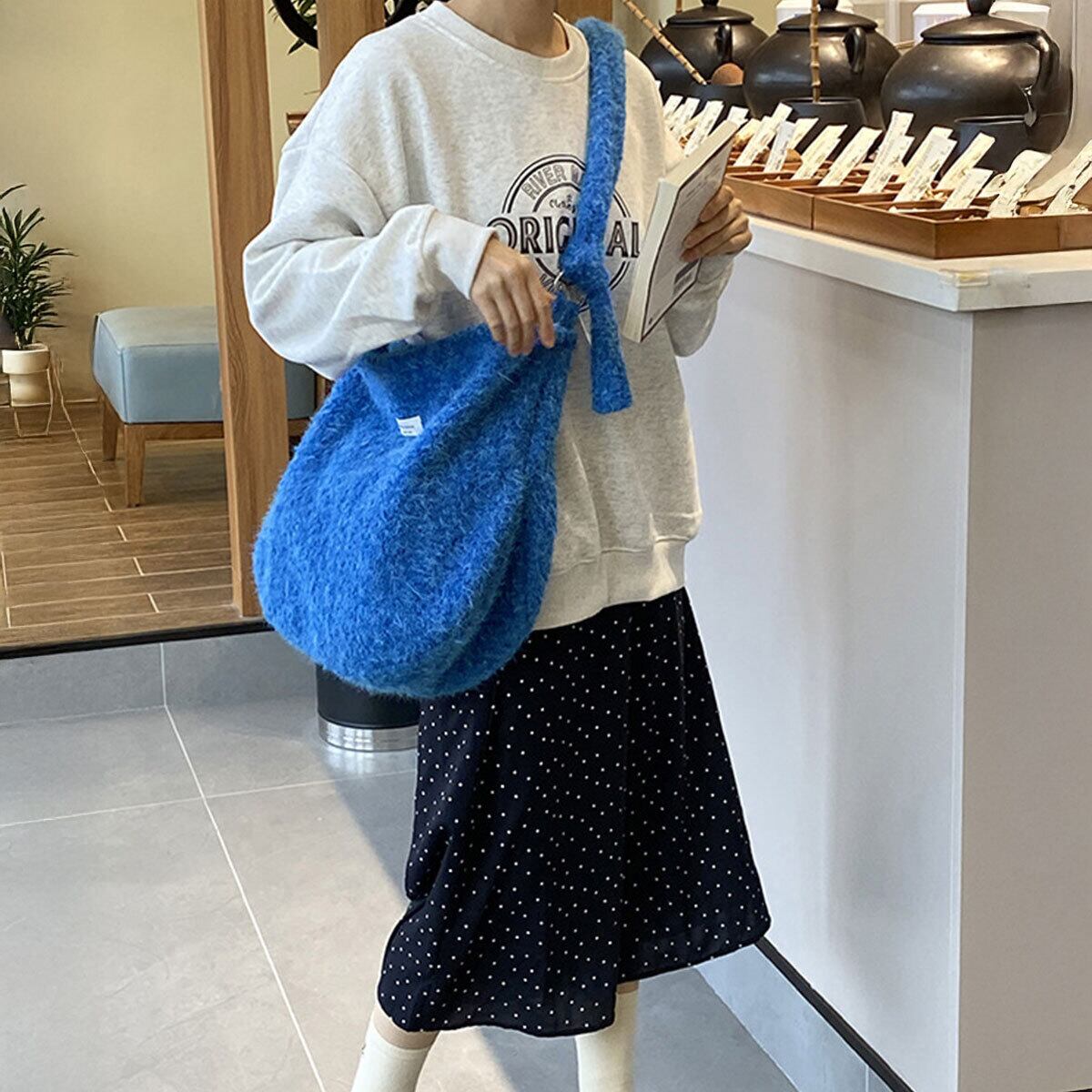 ニット トートバッグ レディース ポーチ付き バッグ 韓国 ふわふわ 大容量 折りたたみ 通勤 通学 春秋冬 ショルダー カジュアル マザーズバッグ 大人可愛い 大人女子