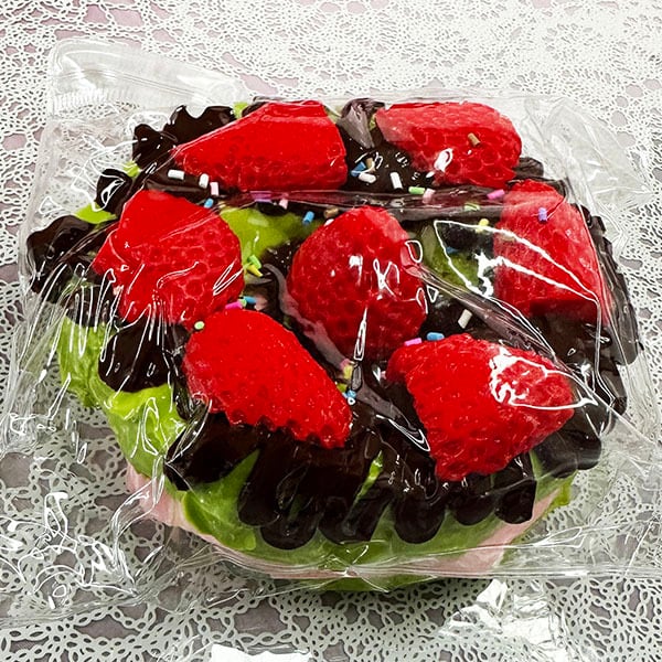 水感スクイーズ とろけるいちごショートケーキスクイーズ ふわもち