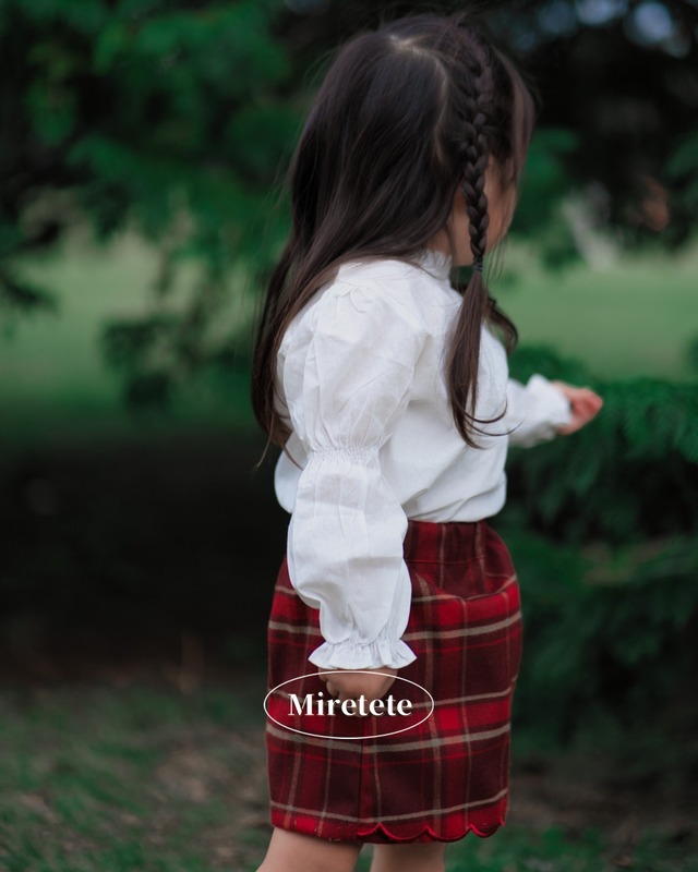 【取寄】使い勝手抜群なクラシカルなハイネックフリルブラウス