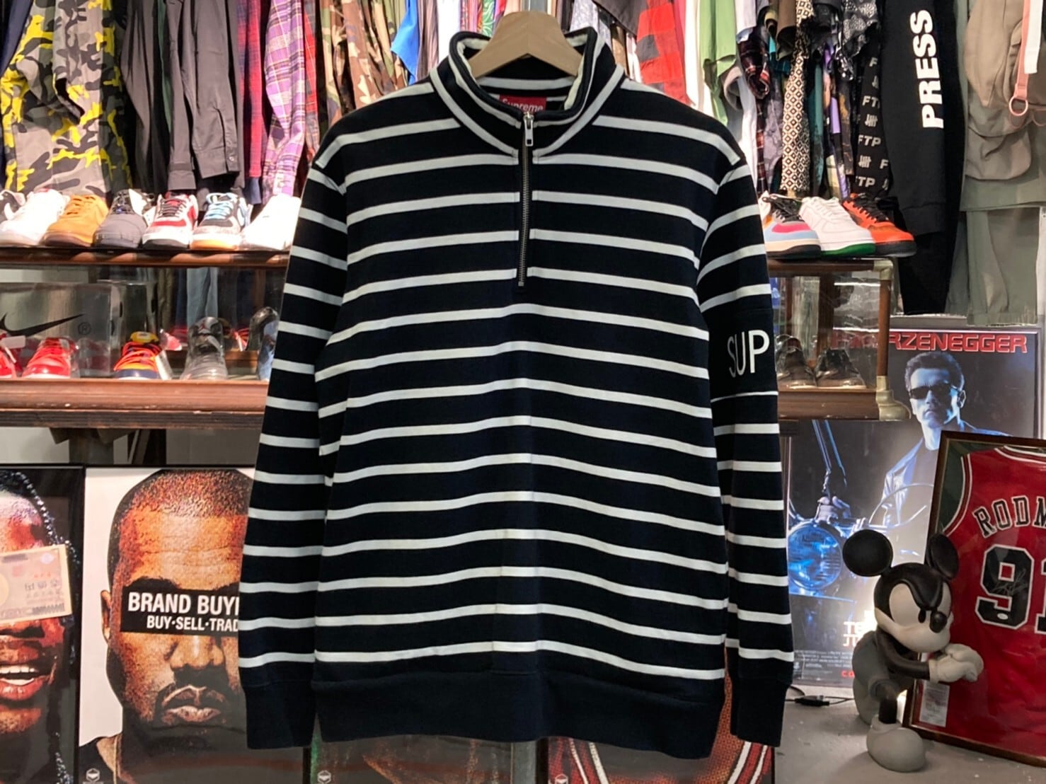 Supreme STRIPED HALF ZIP SWEAT BLACK MEDIUM 35KC3992 | BRAND  