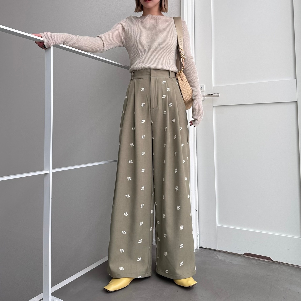 ミニフラワー刺繍タックPT/ピスタチオ