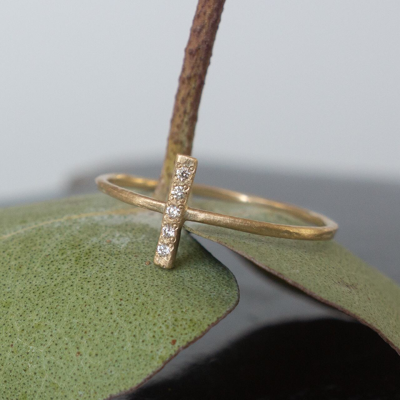 Rock Bar Cross Ring S K10 | Kumiko Taya jewelry