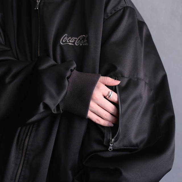 "cocacola"  black one tone zip-up big blouson
