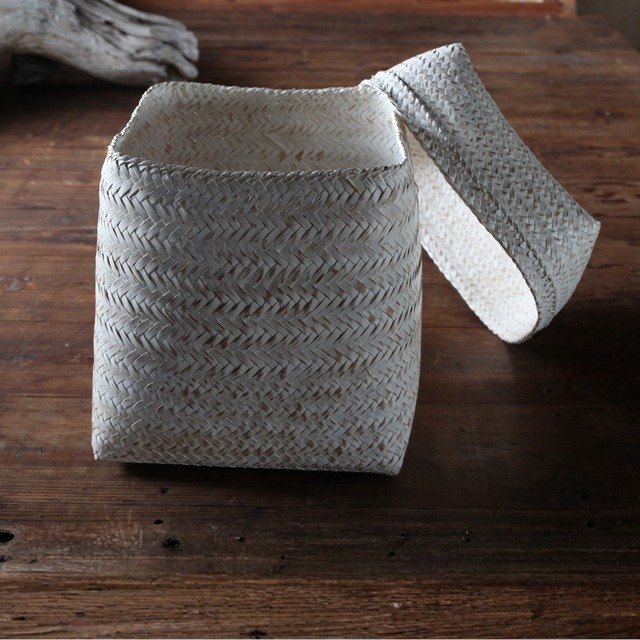 White Bamboo Basket M / Indonesia