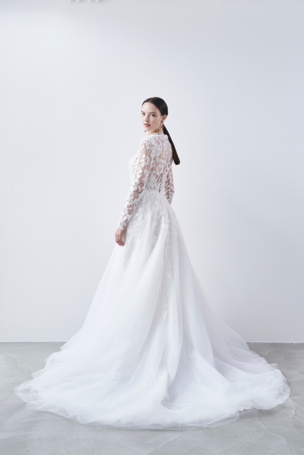 ウェディングドレス ロングスリーブ 結婚式 チュールスカート  