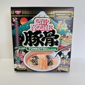 ご当地カップヌードル豚骨味　4食入り